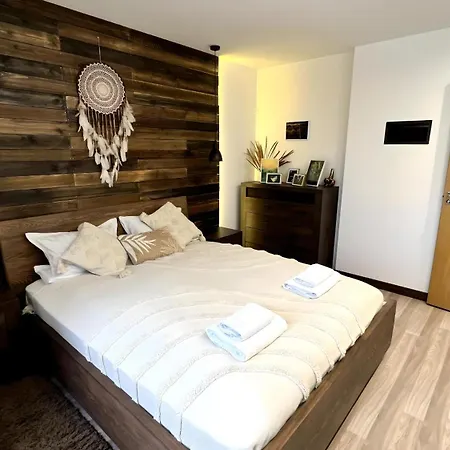 Historic Charm - Cozy Nordic Retreat In Time-honored Residency Tallinn
